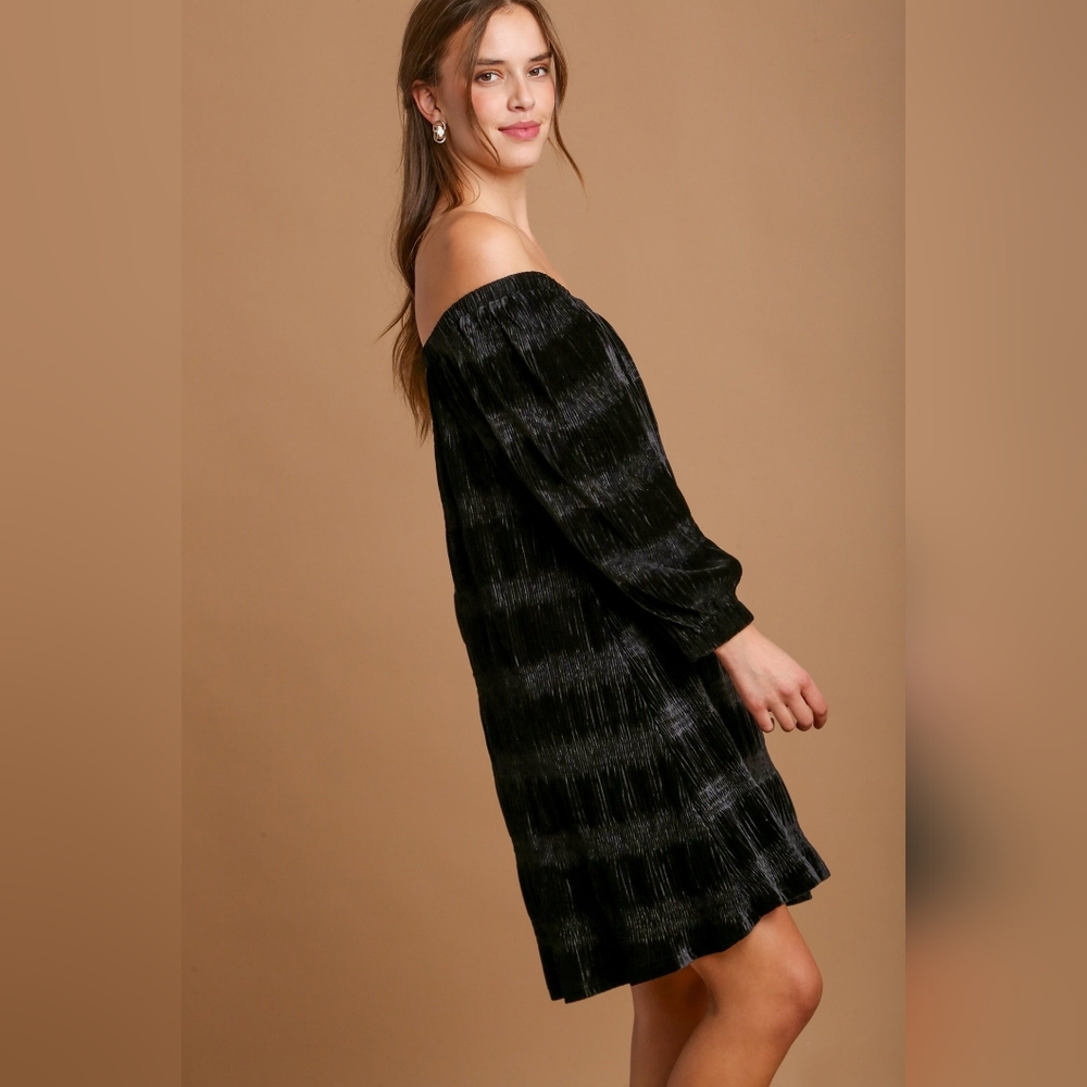 Umgee Off-Shoulder Balloon Sleeve Velvet Mini Dress - Picture 3 of 6